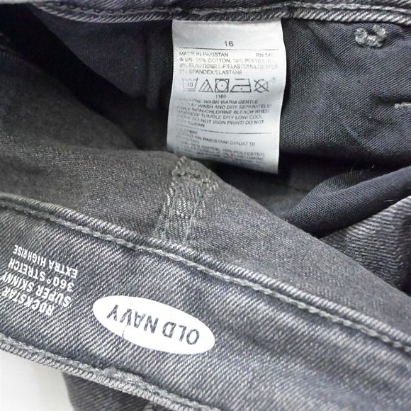 Old Navy 16 Rockstar Extra High Rise Skinny 360 Stretch Raw Hem Skinny Jeans - Picture 3 of 5